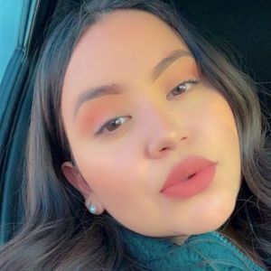 Meet your Posher, Anahi